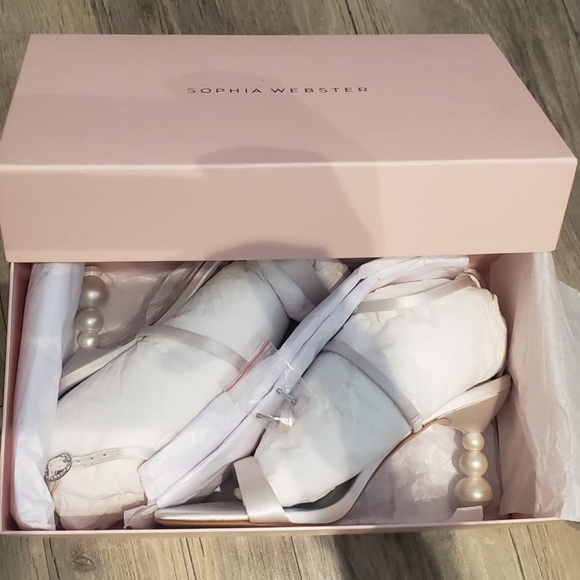 Sophia Webster White Heels with Pearl Detail - Picture 4 of 10